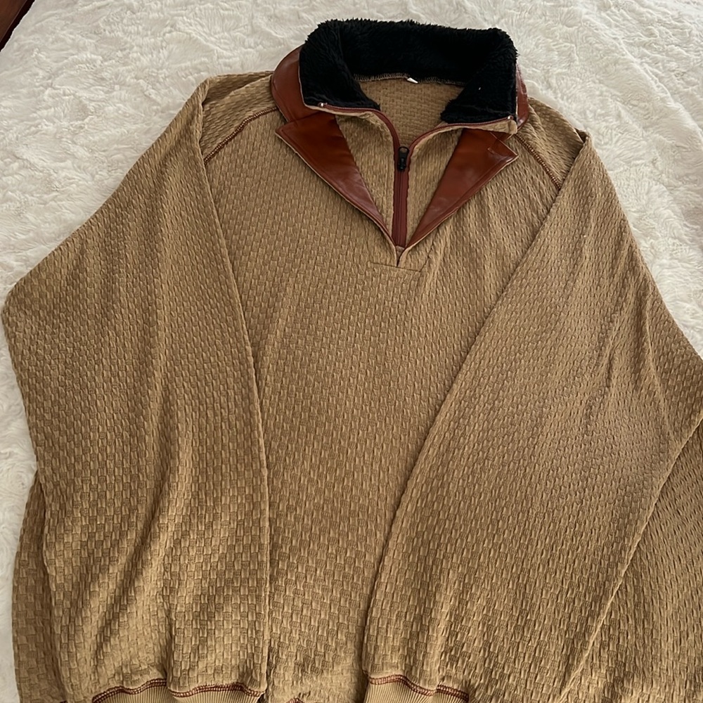 Men’s lightweight top with pleather and fur collar (NEW)